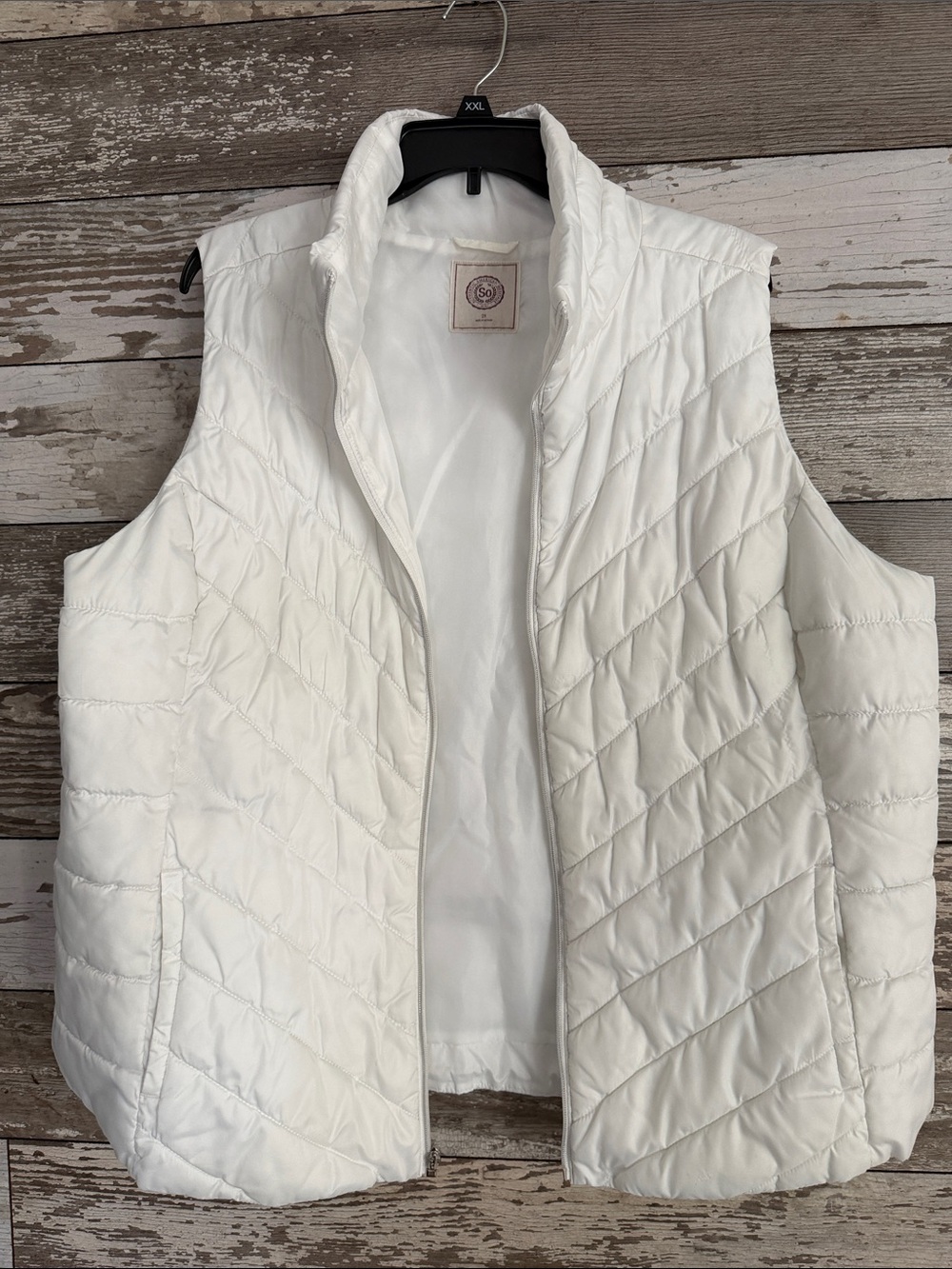 2X SO Womens White Quilted Puffer Vest - needs zip pull